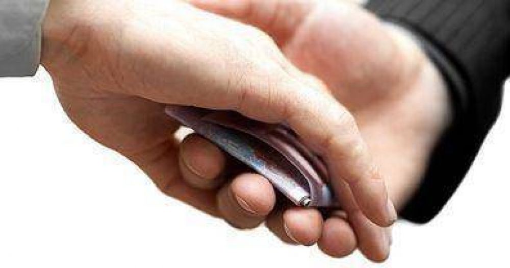 Un pu�ado de billetes marcados