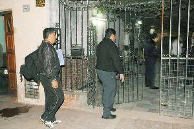 Robaron m�s de $ 220 mil a familia en La Banda durante un brutal asalto