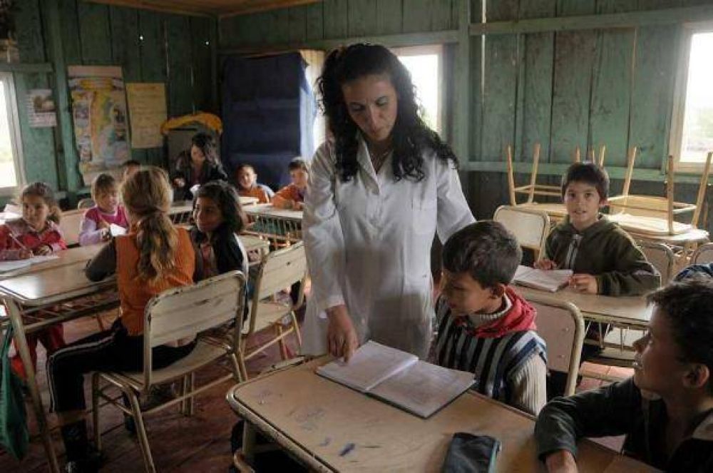 Acordaron aumento para el salario b�sico del sector docente