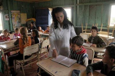 Acordaron aumento para el salario b�sico del sector docente