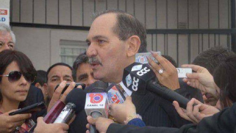 M�s empleo y menos planes sociales