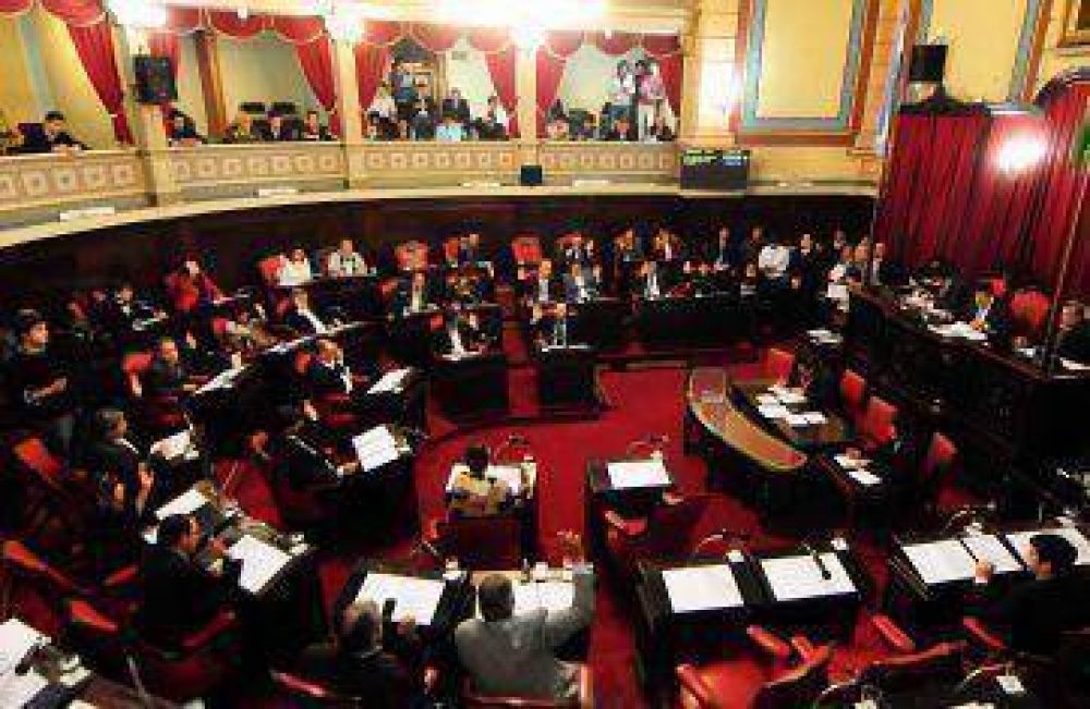 Senado: citan tres funcionarios provinciales