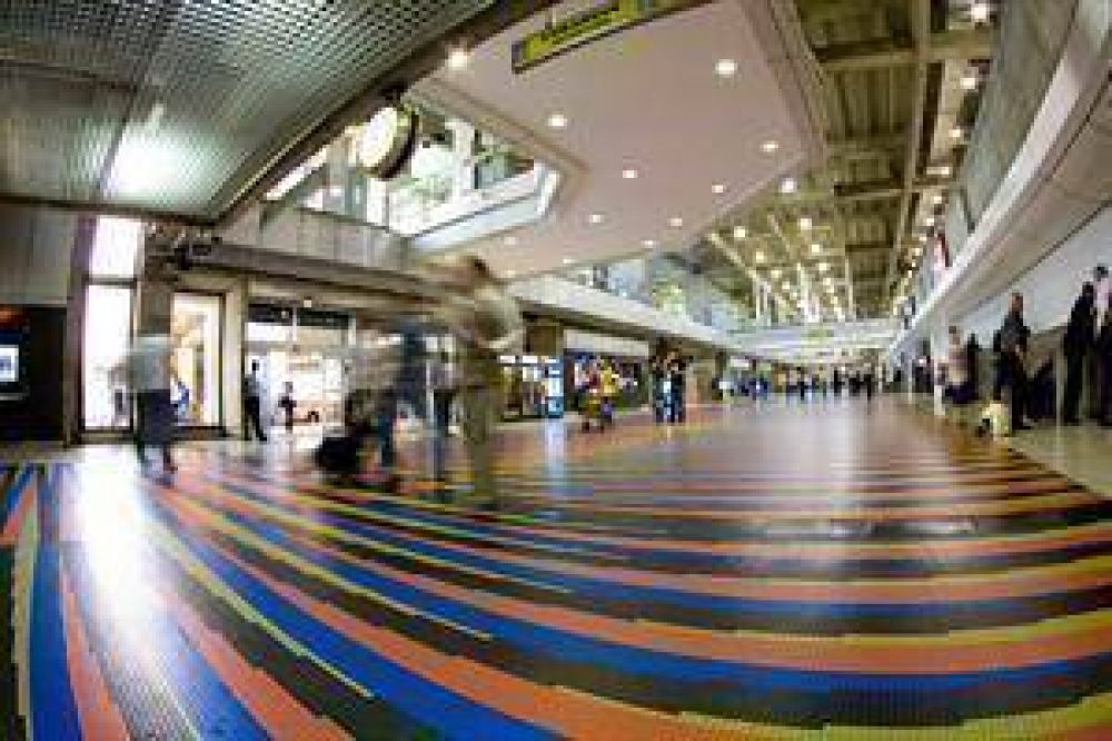 S�lo en Venezuela: cobran por respirar en el aeropuertoS�lo en Venezuela: cobran por respirar en el aeropuerto