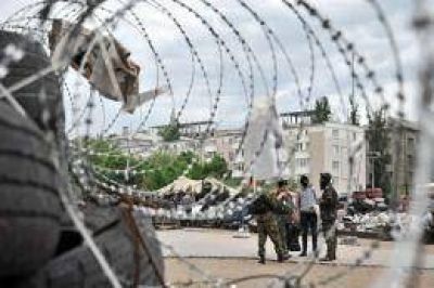 Insurgentes declararon la ley marcial y el toque de queda en Donetsk