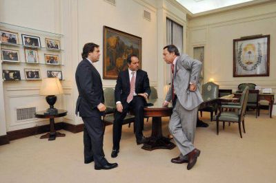 Tras la ratificaci�n al fallo de Arias por las v�ctimas de la inundaci�n, el Senado convoc� a los ministros de Scioli