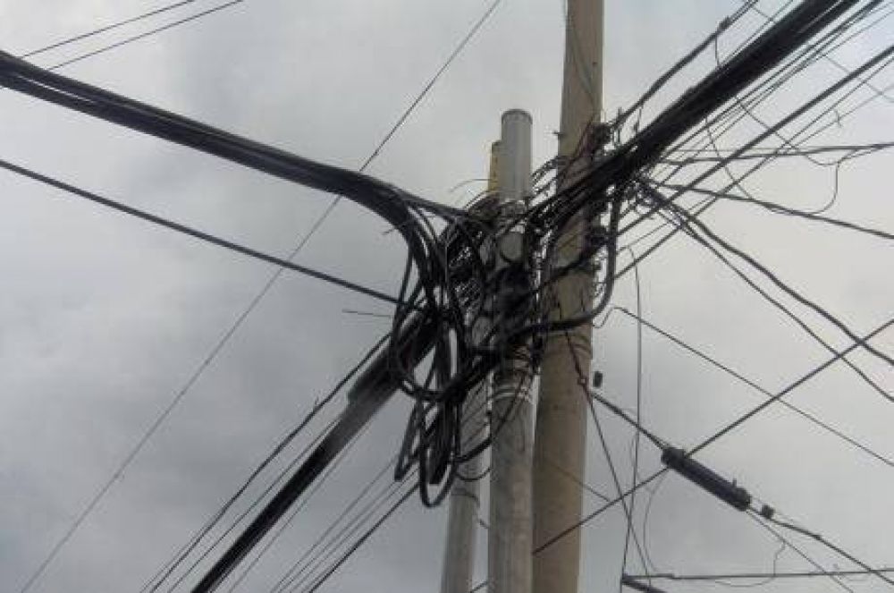 CONFIRMAN LA VIGENCIA DE LA ORDENANZA QUE LIMITA EL CABLEADO A�REO