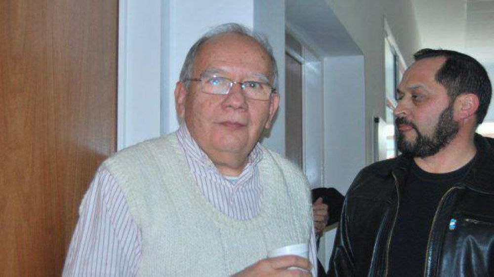 Como no hab�a cirujanos, la oper� el intendente