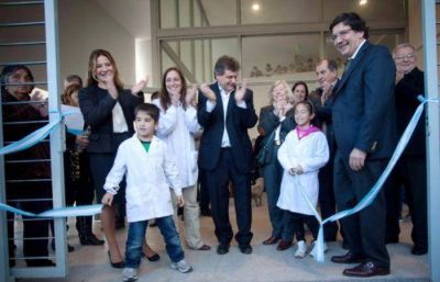 Gustavo Pulti inaugur� la Escuela Provincial 79 en el barrio 2 de Abril