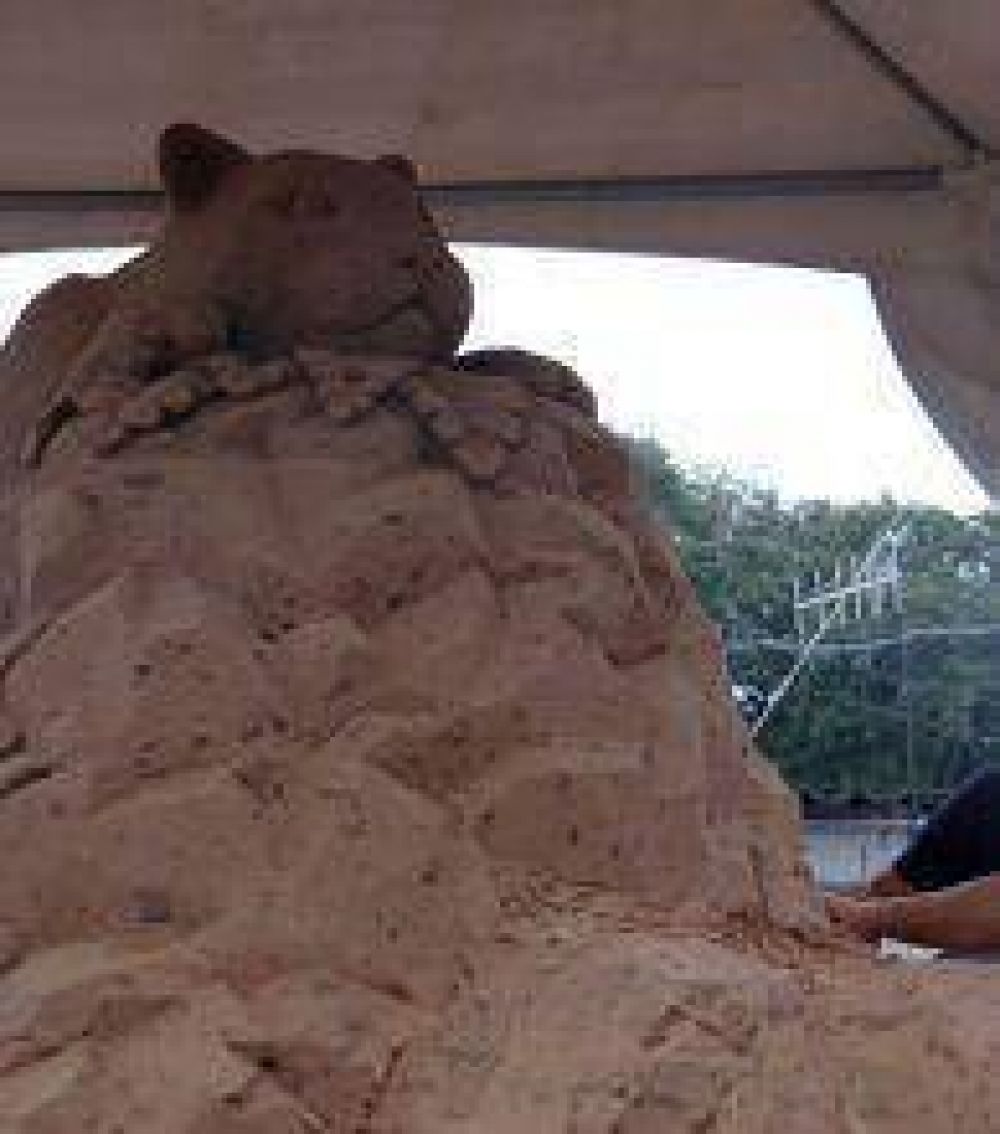 Se inaugura la escultura de arena