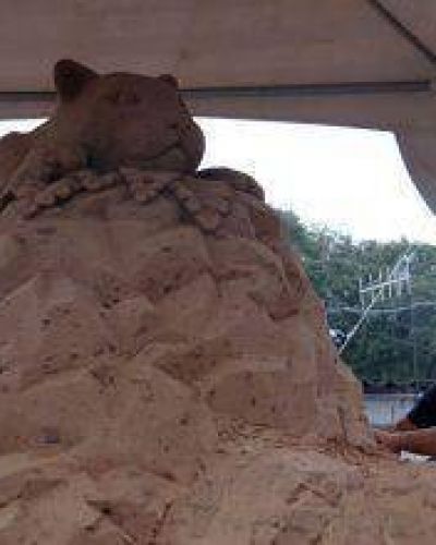 Se inaugura la escultura de arena