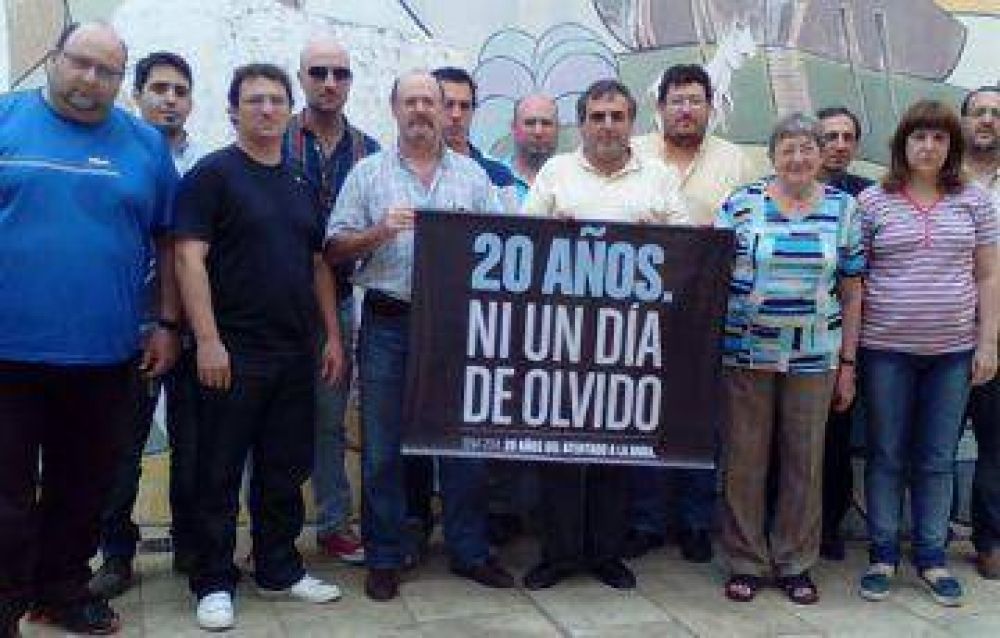 La comunidad jud�a pide justicia y recuerda a las v�ctimas del atentado a la AMIA