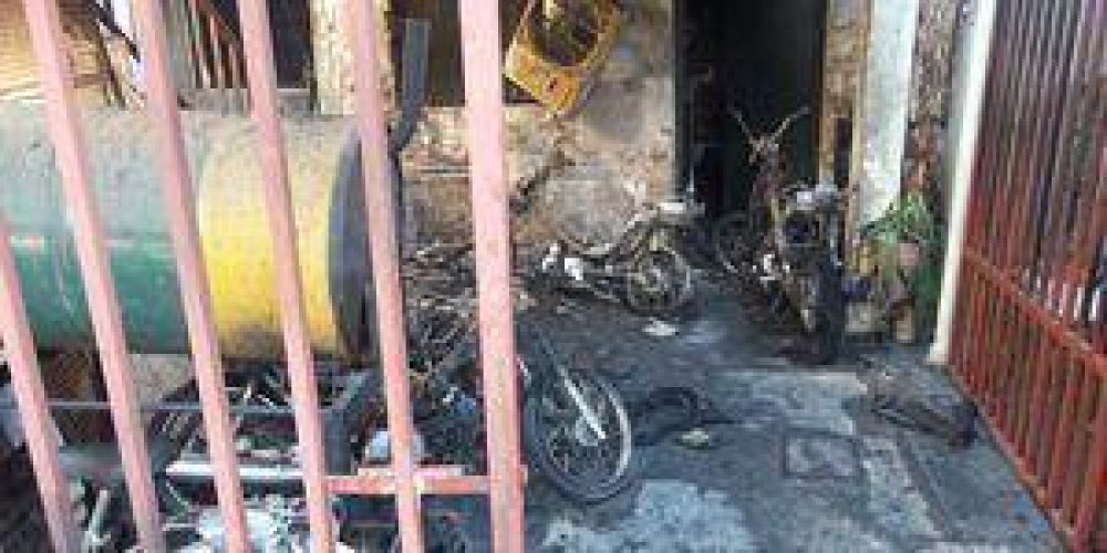 Dos detenidos por incendio intencional a una casa que provoc� quemaduras del 90% del cuerpo a un hombre