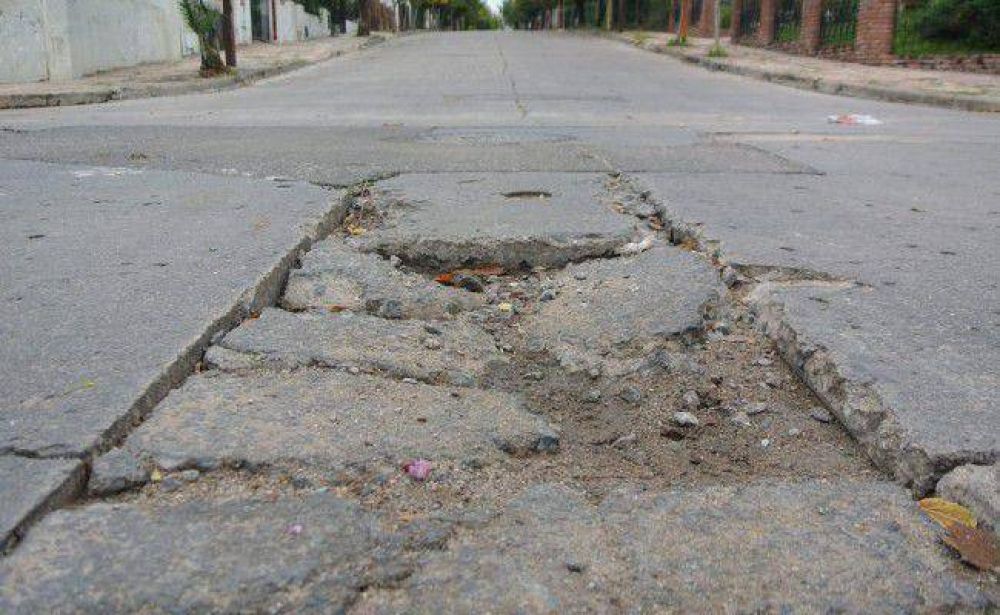 Piden reparar la avenida Estrada