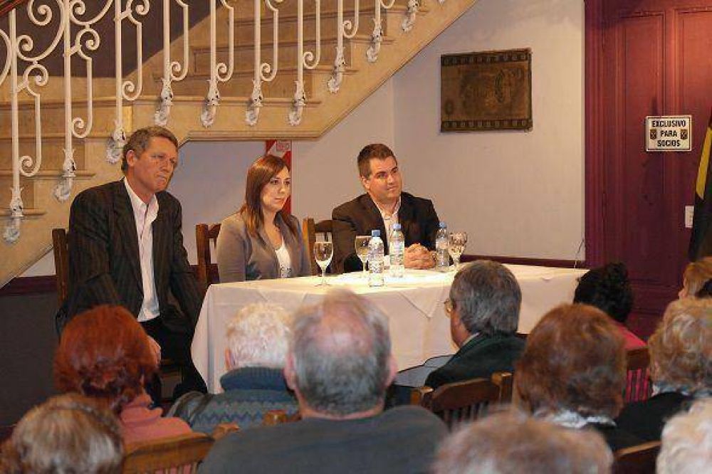 Mar�a Eugenia Vidal visit� Tigre y sum� el apoyo de Acci�n Comunal