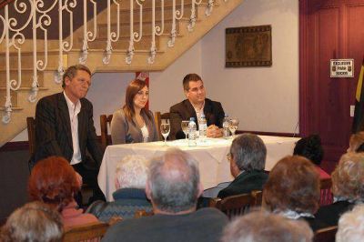 Mar�a Eugenia Vidal visit� Tigre y sum� el apoyo de Acci�n Comunal