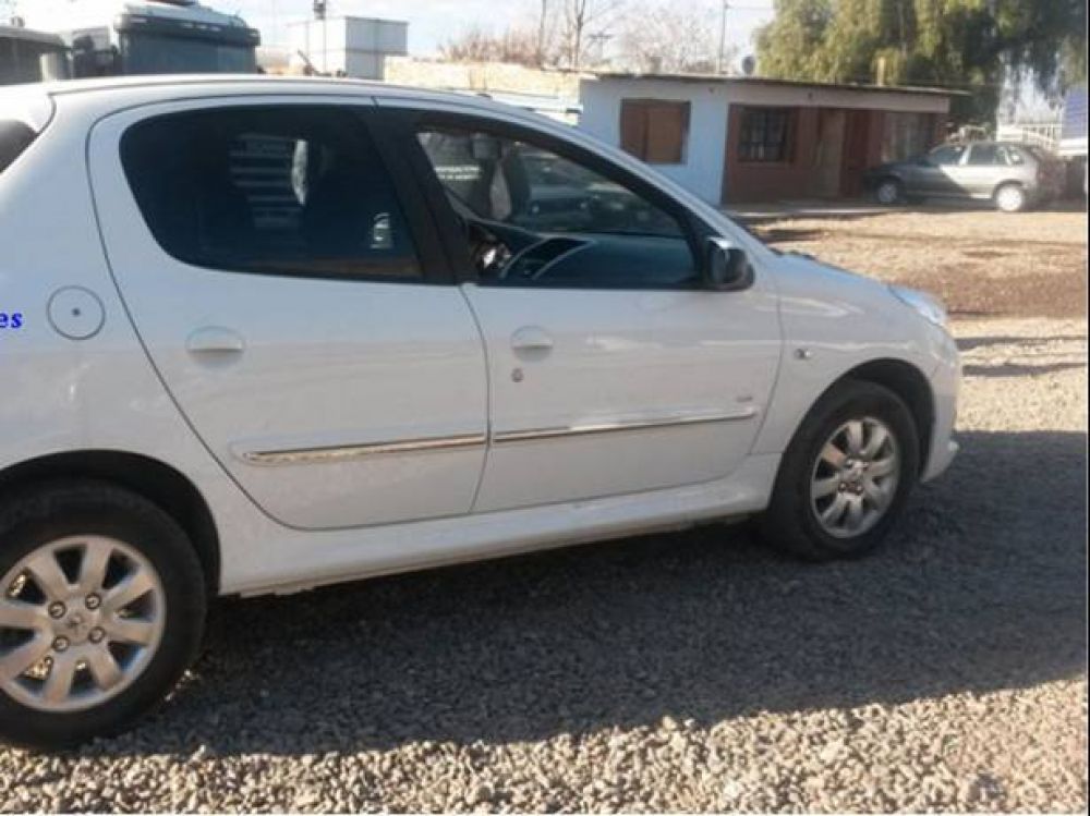 Aprehendieron a unas 25 personas por presuntas estafas en campamentos gitanos de Guaymall�