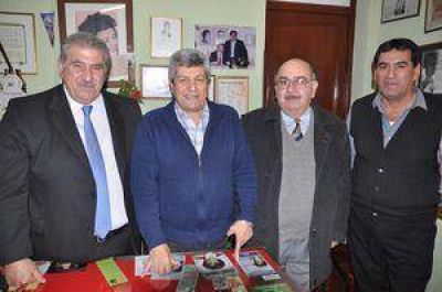 V�ctor De Gennaro: �Es imposible una alianza con el FAUnen para el 2015�
