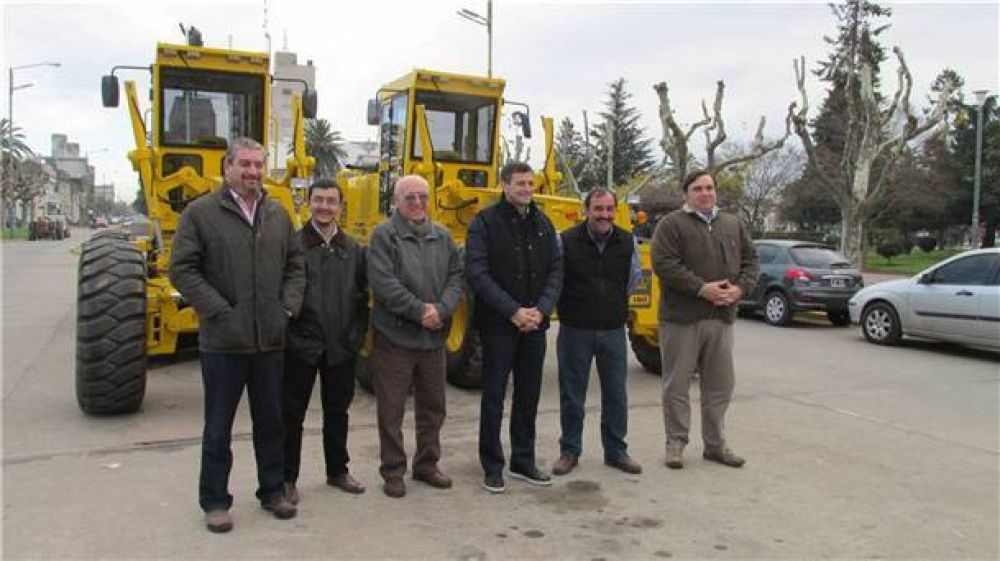 La Municipalidad adquiri� dos motoniveladoras