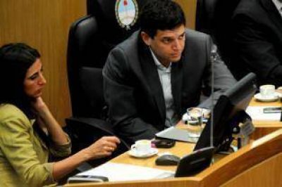 Denuncian que un legislador estaf� con planes sociales