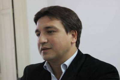 Gerardo Jazm�n: �Queremos la continuidad del Pro.Cre.Ar. en La Plata�