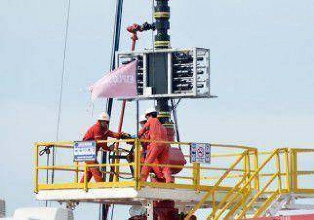 GyP desaf�a la reforma petrolera y ofrece �reas 