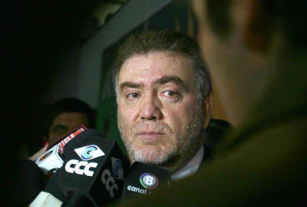 Amaya se opone a multar o arrestar a los que arrojen basura