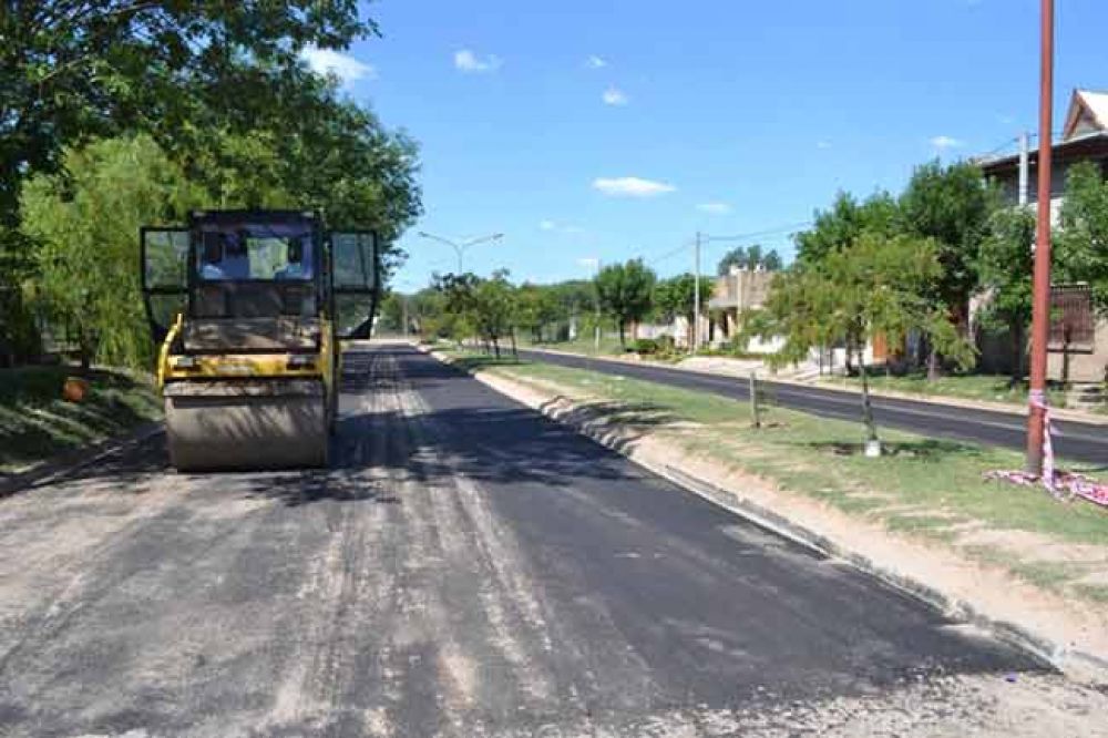 El intendente confirm� obras de pavimentaci�n