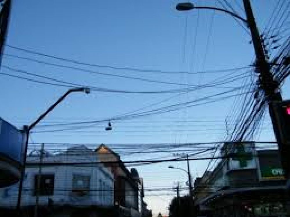 M�S DUDAS QUE CERTEZAS SOBRE EL SOTERRAMIENTO DEL CABLEADO A�REO