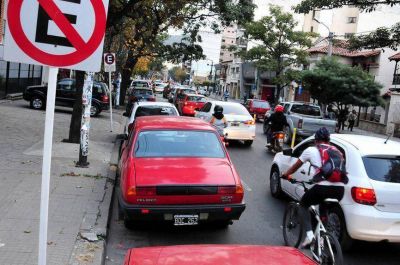 Control de tr�nsito en el centro capitalino mult� por mal estacionamiento