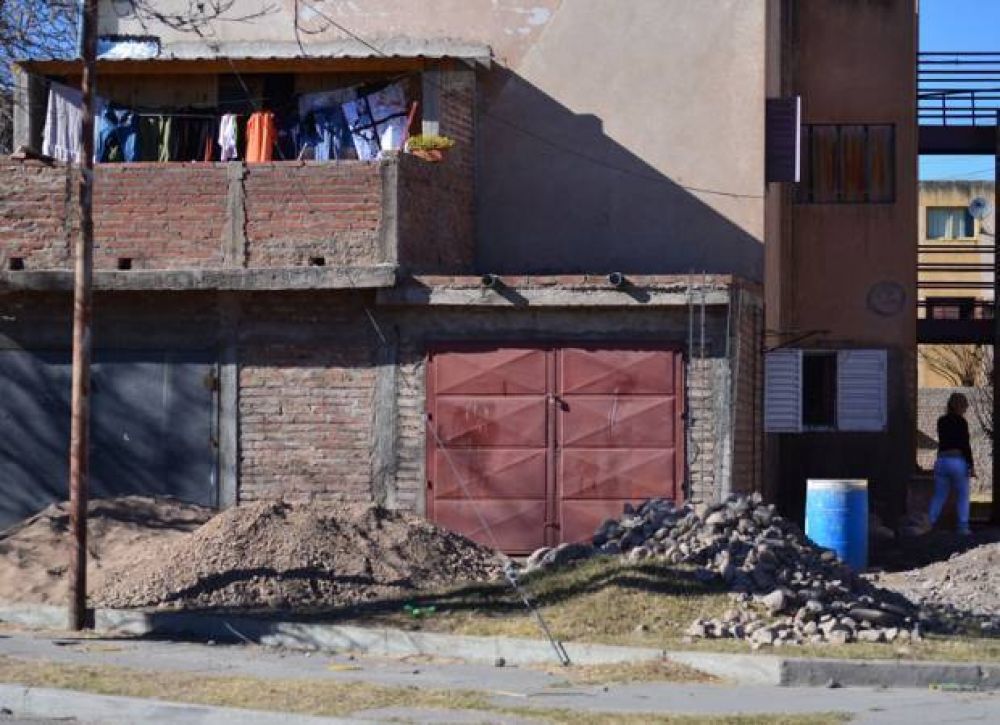 Vecinos del ATE 3 denuncian una construccin clandestina en el barrio