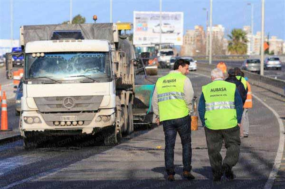 Congesti�n y demoras por los trabajos en dos carriles de la Autopista