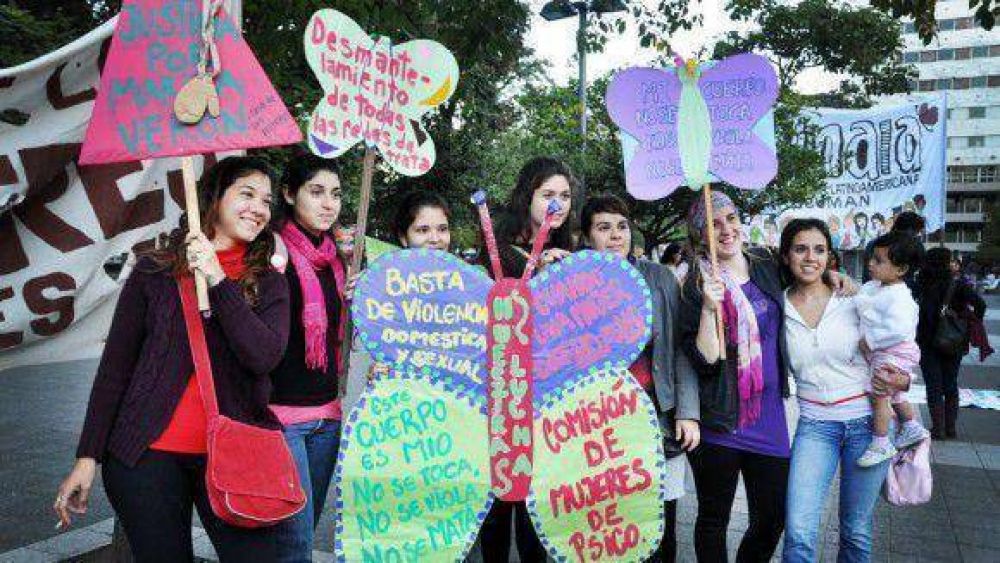 Mediante silbatazo exigir�n que se declare emergencia en violencia sexual