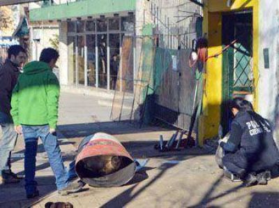 Muri� un hombre al explotar un tanque de 200 litros con restos de material inflamable