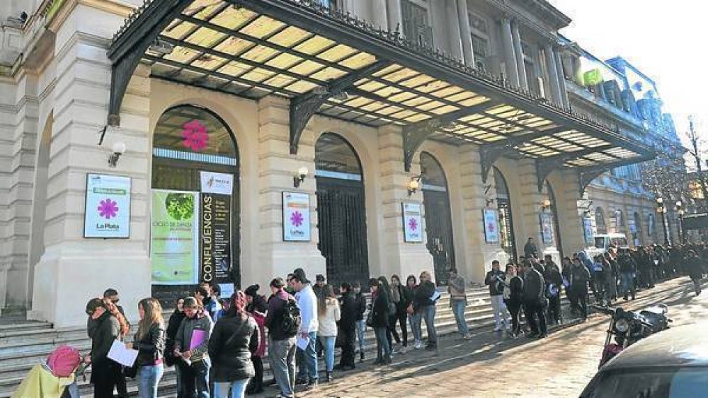Por la falta de empleo, ya es un �xito la carrera de polic�a local