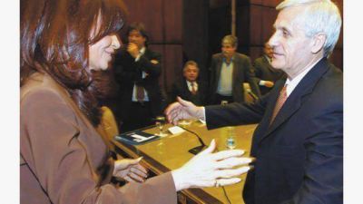 Cristina se reunir� el lunes con la CGT oficialista, que reclama por Ganancias