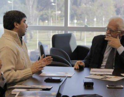 Fuertes analiza con economistas de Massa las finanzas provinciales