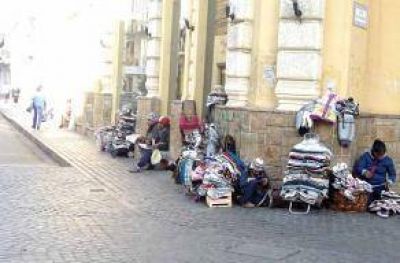 Puestos ocasionales buscan aprovechar la presencia de turistas