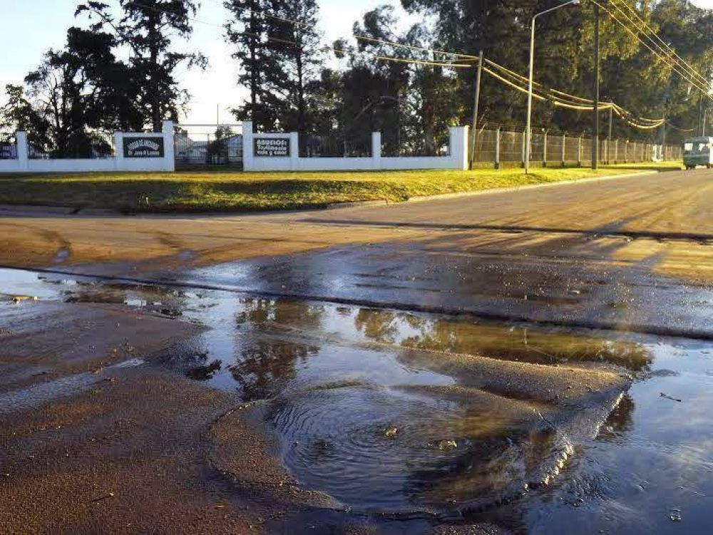 Nueva denuncia de la municipalidad contra ABSA por derrame de residuos cloacales a los desages pluviales