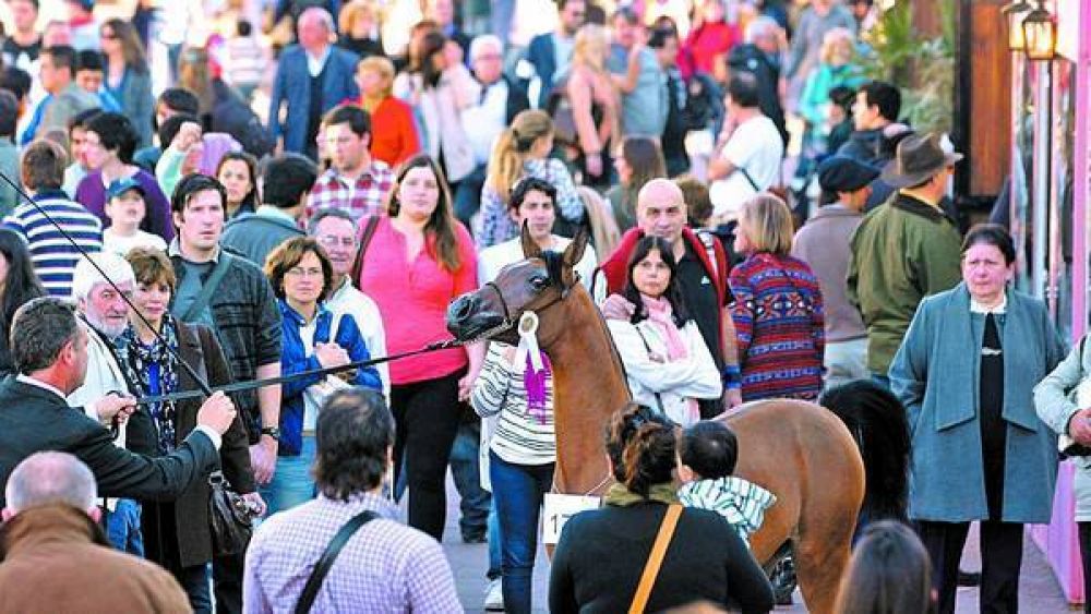 Con clima de primavera, La Rural vive un fin de semana espectacular