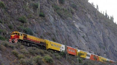 Descarril� el Tren de las Nubes y evacuaron a 400 pasajeros