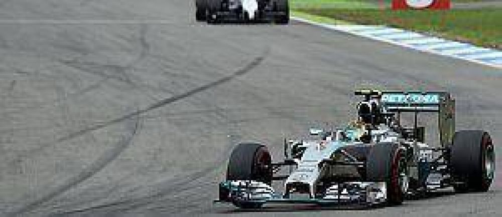Rosberg lidera en Alemania