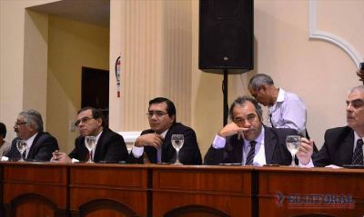 Polich deber� vincular servicios p�blicos con los intendentes y ya piensa en R�os