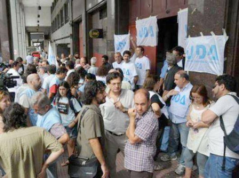 Sindicatos docentes hacen relevamientos de situaci�n edilicia