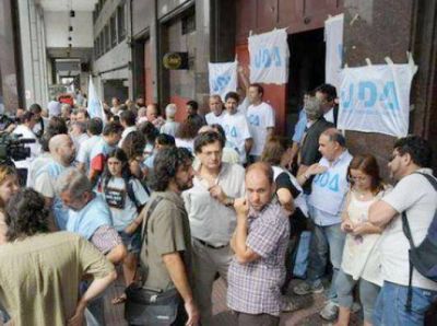 Sindicatos docentes hacen relevamientos de situaci�n edilicia