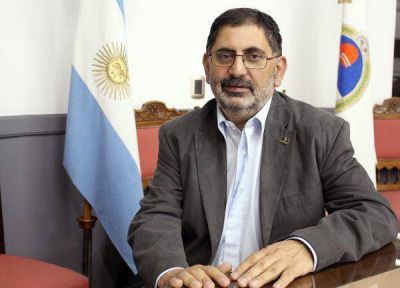 El intendente Jorge confirm� el desfile del 23 de Agosto sobre avenida C�rdoba