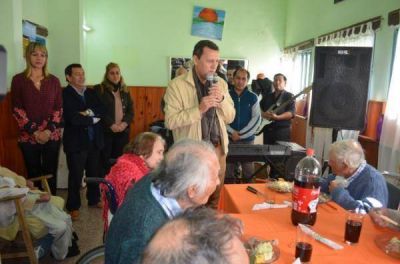 Amplio despliegue por la poblaci�n adulta mayor