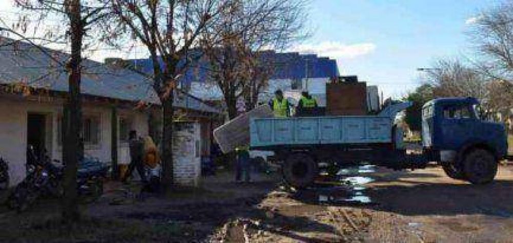 Regresaron a sus hogares las primeras familias evacuadas
