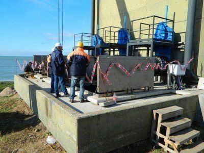Emisario Submarino: agentes de OSSE se capacitaron en operatoria de bombas para la etapa final de la obra