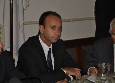 Subsidios y reintegros a funcionarios, dos figuras no contempladas por la ley