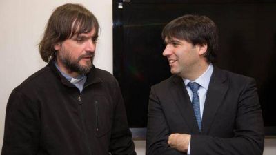 Diego Bossio junto al Padre Pepe en San Mart�n